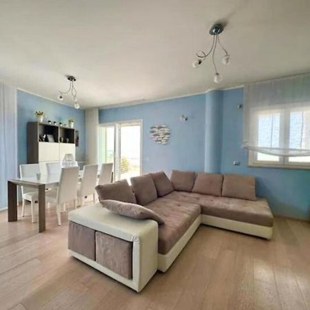 Sigis House - Independent Apartment Sea View Fiumicino Bagian luar foto